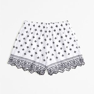 Abercrombie linen embroidered pull on 3" shorts